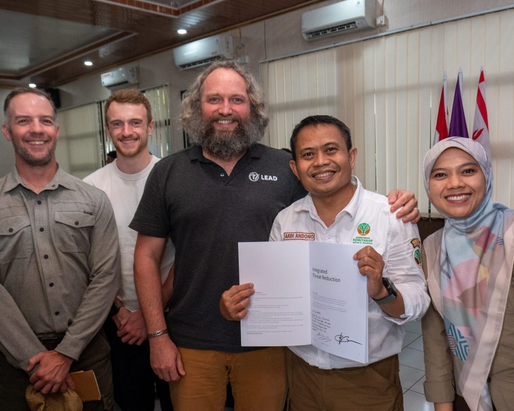 Kepala Balai TNUK bersama mitra yang akan melaksanakan pelatihan IPM dan SMART Profiles