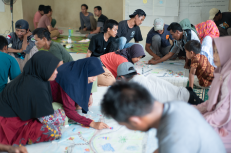 Penilaian Penghidupan Berkelanjutan Bersama Masyarakat Pesisir Ujung Jaya